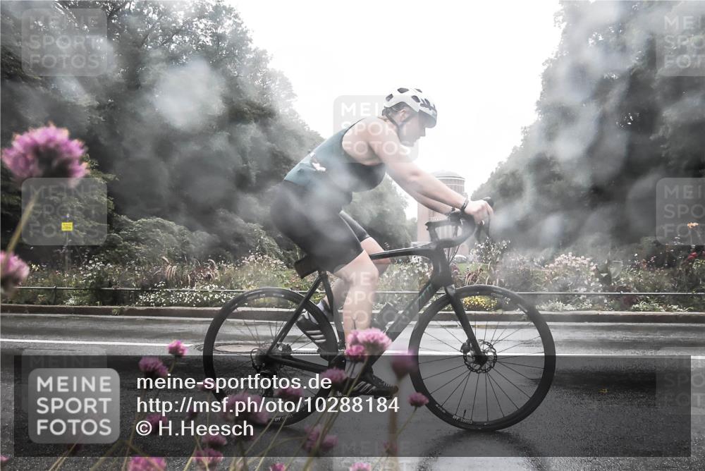 13.09.2026 - Stadtparktriathlon H.Heesch http://msf.ph/oto/10288184 13.09.2026 12:42:31 Radfahren 1043, 1096, 1106, 1117, 1139, 1159 meine-sportfotos.de