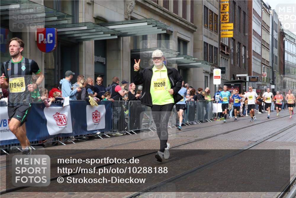 13.09.2026 - 21. swb-Marathon Bremen Strokosch-Dieckow http://msf.ph/oto/10288188 13.09.2026 10:43:46 Ziel 10337, 10342, 11108, 11208, 11312, 11447, 11614, 11644, 11758, 11930, 12436, 12559, 13538, 10328, 10618, 10742, 11019, 11468, 11607, 11826, 11948, 12250, 12253, 13509 meine-sportfotos.de