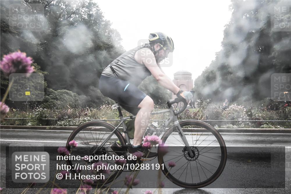 13.09.2026 - Stadtparktriathlon H.Heesch http://msf.ph/oto/10288191 13.09.2026 12:42:33 Radfahren 1043, 1096, 1106, 1117, 1159 meine-sportfotos.de