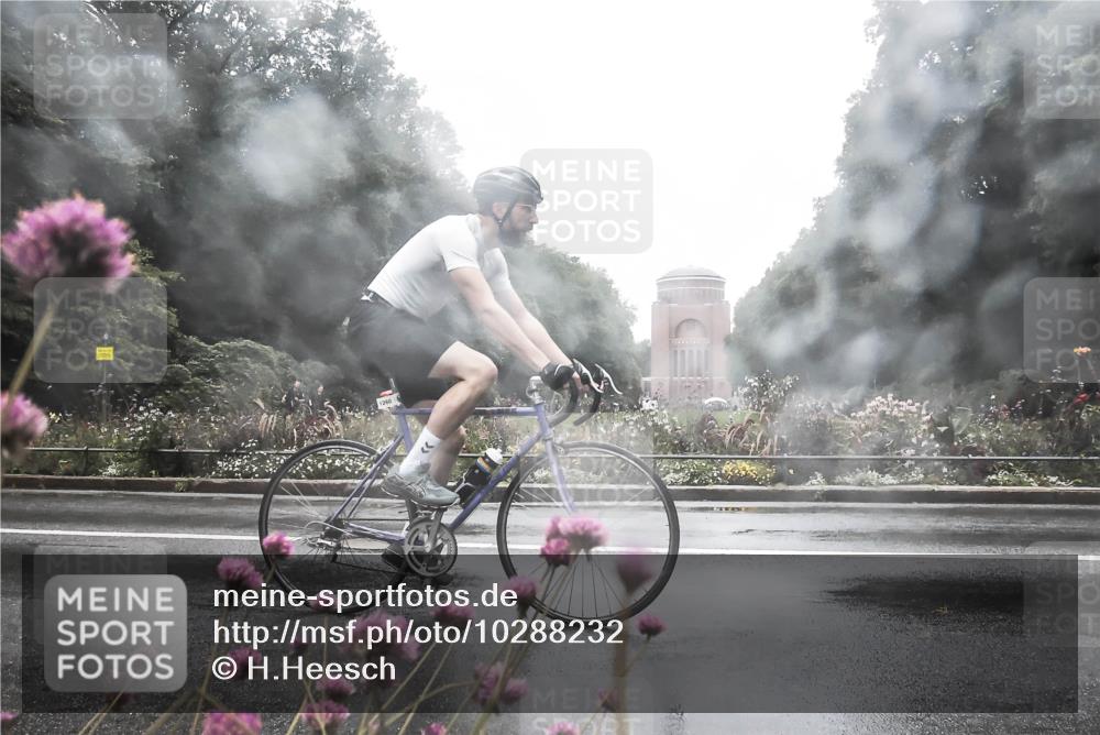 13.09.2026 - Stadtparktriathlon H.Heesch http://msf.ph/oto/10288232 13.09.2026 12:42:56 Radfahren 1025, 1031, 1239, 1306 meine-sportfotos.de