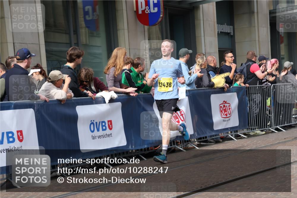 13.09.2026 - 21. swb-Marathon Bremen Strokosch-Dieckow http://msf.ph/oto/10288247 13.09.2026 10:43:49 Ziel 10337, 10342, 11108, 11208, 11312, 11447, 11614, 11644, 11758, 11930, 12436, 12559, 13538, 10328, 10337, 10742, 11019, 11208, 11468, 11607, 11826, 11948, 12250, 12253, 13509 meine-sportfotos.de