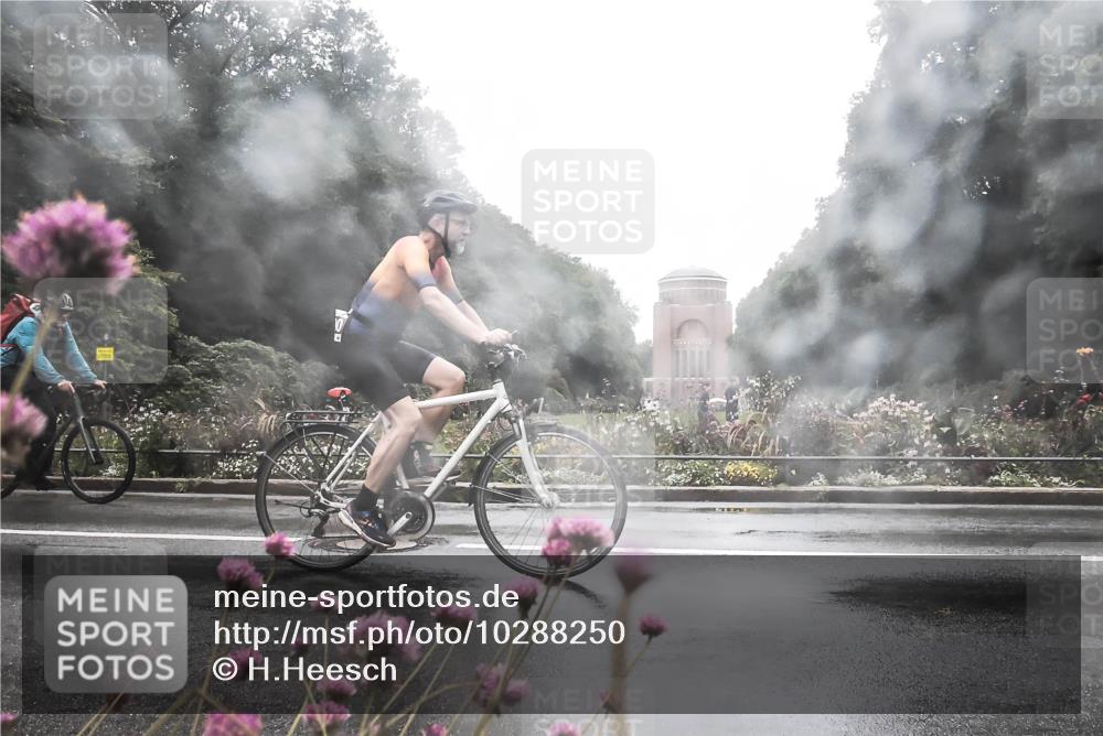 13.09.2026 - Stadtparktriathlon H.Heesch http://msf.ph/oto/10288250 13.09.2026 12:43:01 Radfahren 1084, 1290 meine-sportfotos.de