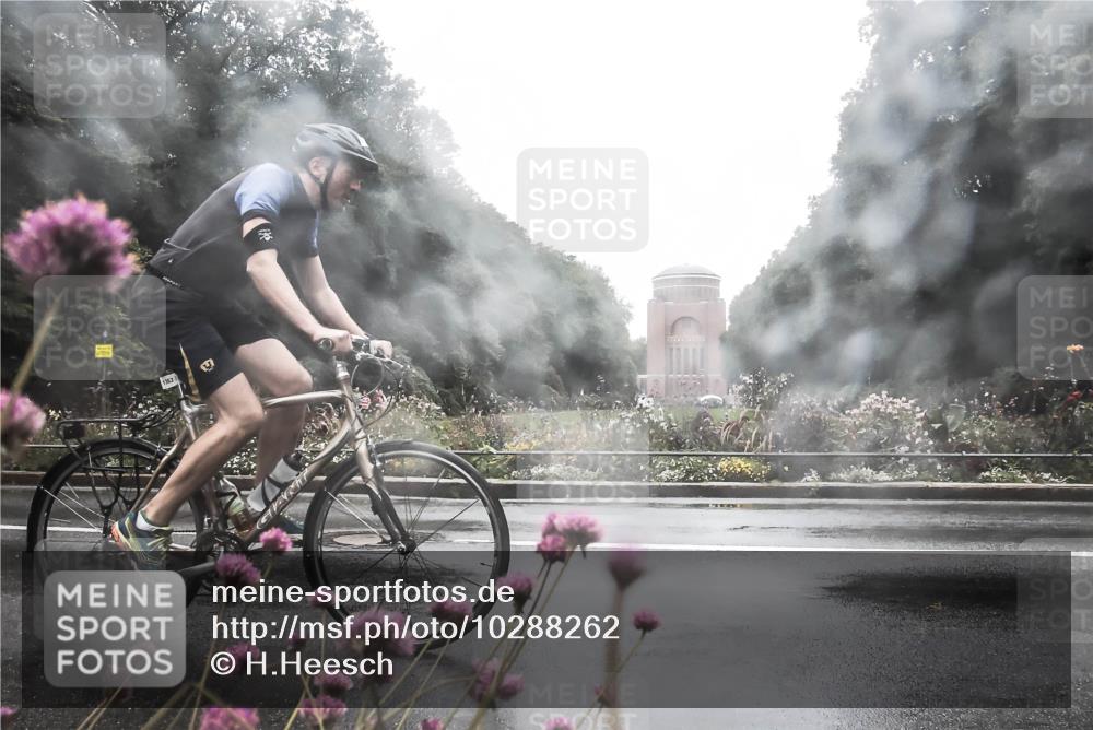 13.09.2026 - Stadtparktriathlon H.Heesch http://msf.ph/oto/10288262 13.09.2026 12:43:06 Radfahren 1073, 1303 meine-sportfotos.de