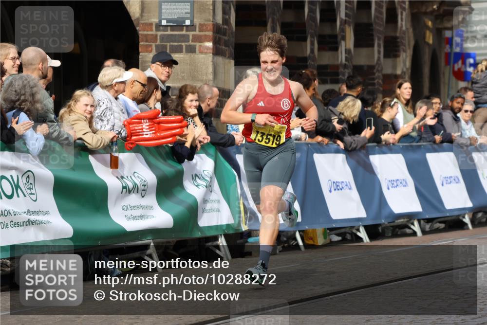 13.09.2026 - 21. swb-Marathon Bremen Strokosch-Dieckow http://msf.ph/oto/10288272 13.09.2026 10:40:01 Ziel 12339, 12404, 13513, 13642 meine-sportfotos.de