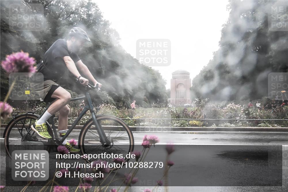 13.09.2026 - Stadtparktriathlon H.Heesch http://msf.ph/oto/10288279 13.09.2026 12:43:19 Radfahren 1195 meine-sportfotos.de