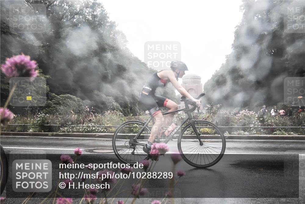 13.09.2026 - Stadtparktriathlon H.Heesch http://msf.ph/oto/10288289 13.09.2026 12:43:26 Radfahren 1077, 1104, 1113, 1199, 1229 meine-sportfotos.de
