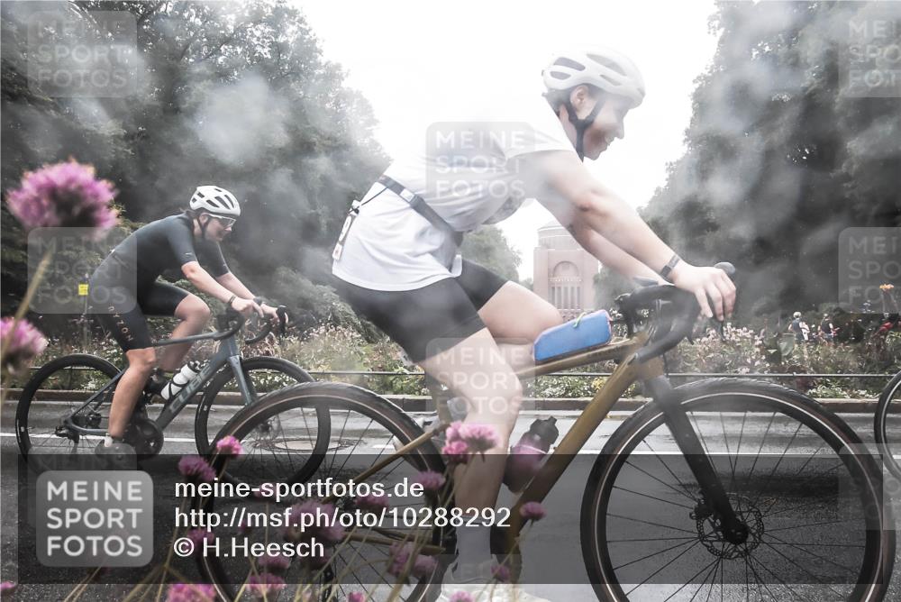 13.09.2026 - Stadtparktriathlon H.Heesch http://msf.ph/oto/10288292 13.09.2026 12:43:27 Radfahren 1077, 1104, 1113, 1199, 1229 meine-sportfotos.de