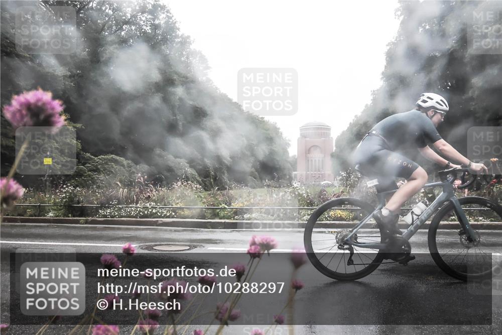 13.09.2026 - Stadtparktriathlon H.Heesch http://msf.ph/oto/10288297 13.09.2026 12:43:27 Radfahren 1077, 1104, 1113, 1199, 1229 meine-sportfotos.de