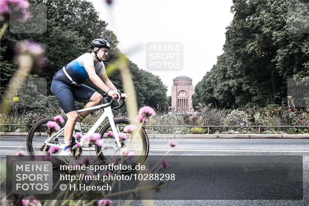 13.09.2026 - Stadtparktriathlon H.Heesch http://msf.ph/oto/10288298 13.09.2026 11:31:37 Radfahren 601, 700, 807 meine-sportfotos.de