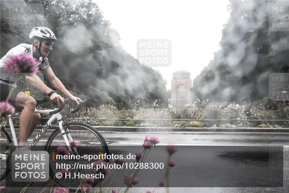 13.09.2026 - Stadtparktriathlon H.Heesch http://msf.ph/oto/10288300 13.09.2026 12:43:31 Radfahren 1211 meine-sportfotos.de