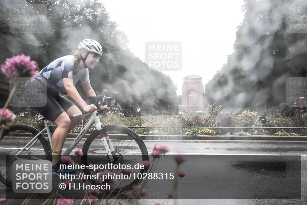 13.09.2026 - Stadtparktriathlon H.Heesch http://msf.ph/oto/10288315 13.09.2026 12:43:51 Radfahren 1090, 1295 meine-sportfotos.de