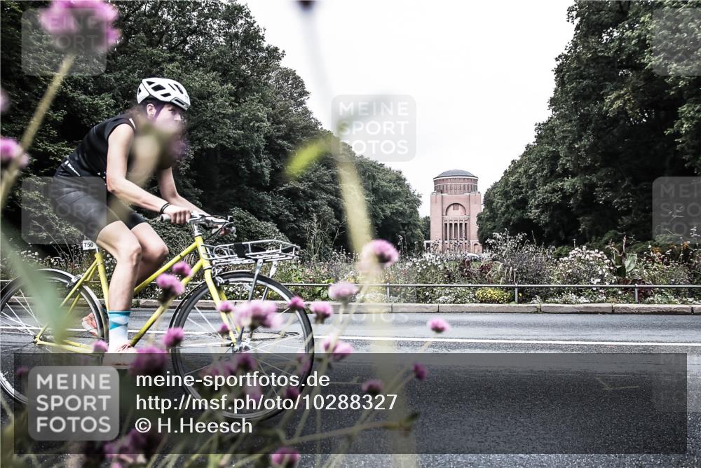 13.09.2026 - Stadtparktriathlon H.Heesch http://msf.ph/oto/10288327 13.09.2026 11:32:01 Radfahren 750, 774, 804 meine-sportfotos.de