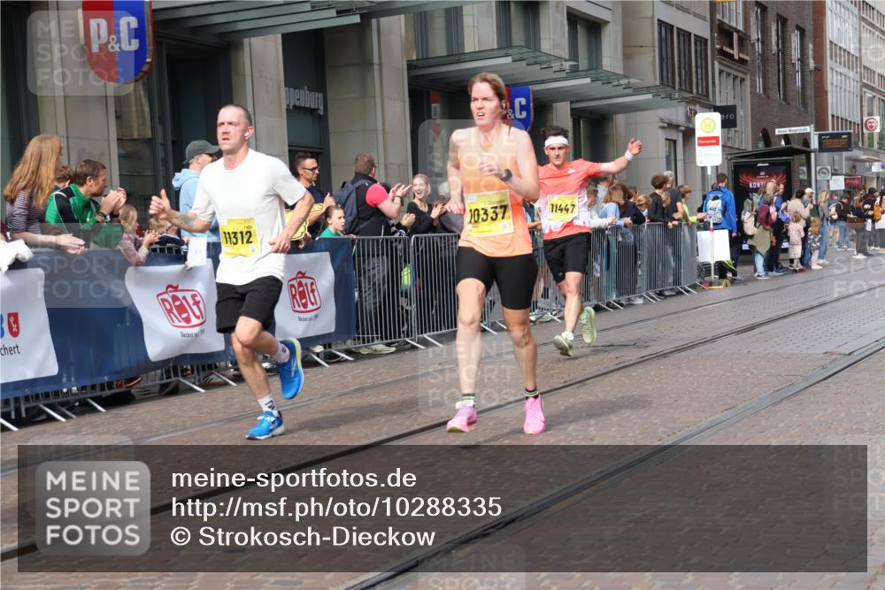 13.09.2026 - 21. swb-Marathon Bremen Strokosch-Dieckow http://msf.ph/oto/10288335 13.09.2026 10:43:53 Ziel 10342, 10956, 11108, 11148, 11447, 11644, 11758, 12559, 13538, 10337, 10742, 11019, 11208, 11312, 11447, 11607, 11614, 11930, 11948, 12250, 12253, 12436, 12559, 13509 meine-sportfotos.de