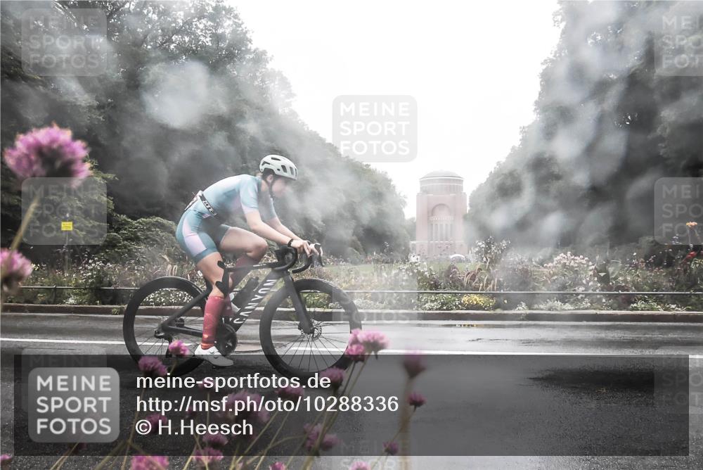 13.09.2026 - Stadtparktriathlon H.Heesch http://msf.ph/oto/10288336 13.09.2026 12:44:10 Radfahren 1112, 1289, 1304 meine-sportfotos.de