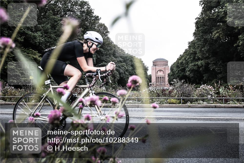 13.09.2026 - Stadtparktriathlon H.Heesch http://msf.ph/oto/10288349 13.09.2026 11:32:34 Radfahren 707, 728, 752 meine-sportfotos.de