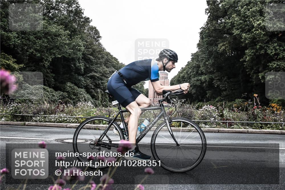 13.09.2026 - Stadtparktriathlon H.Heesch http://msf.ph/oto/10288351 13.09.2026 11:32:35 Radfahren 707, 728, 752 meine-sportfotos.de