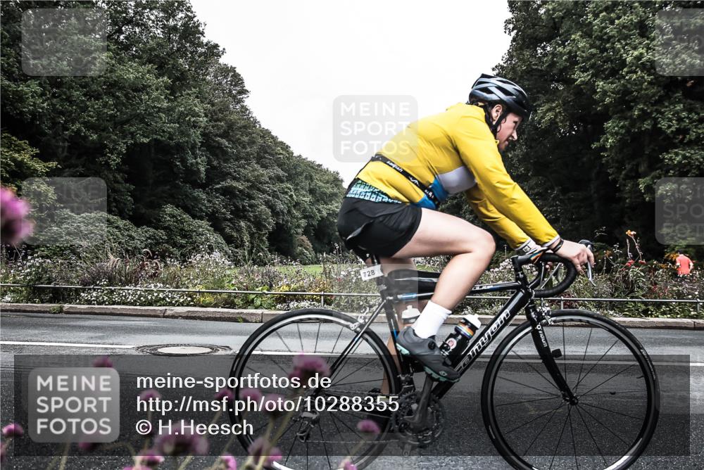 13.09.2026 - Stadtparktriathlon H.Heesch http://msf.ph/oto/10288355 13.09.2026 11:32:36 Radfahren 707, 728, 752 meine-sportfotos.de