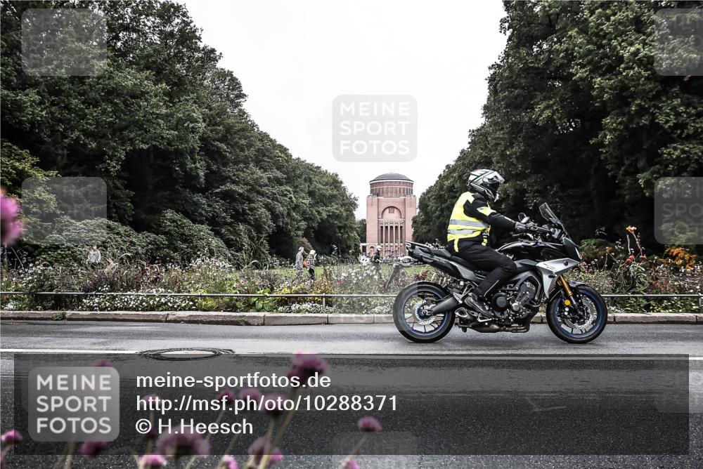 13.09.2026 - Stadtparktriathlon H.Heesch http://msf.ph/oto/10288371 13.09.2026 11:32:49 Radfahren 712, 736, 739, 747 meine-sportfotos.de