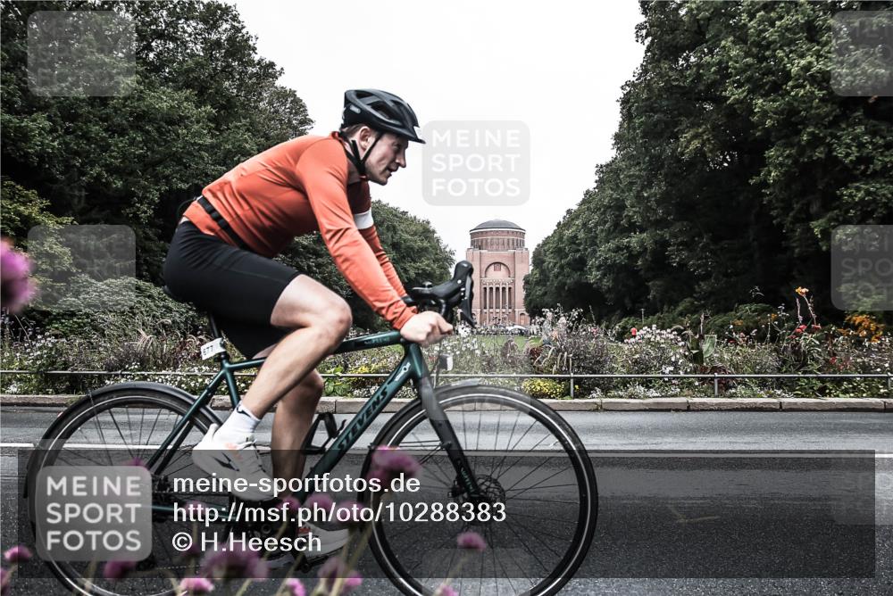 13.09.2026 - Stadtparktriathlon H.Heesch http://msf.ph/oto/10288383 13.09.2026 11:32:54 Radfahren 649, 657, 677, 712, 739, 828 meine-sportfotos.de
