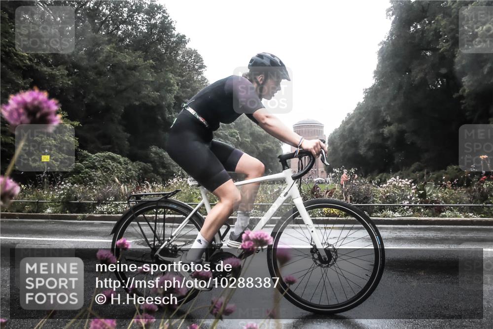 13.09.2026 - Stadtparktriathlon H.Heesch http://msf.ph/oto/10288387 13.09.2026 12:44:44 Radfahren 1121, 1148, 1257 meine-sportfotos.de
