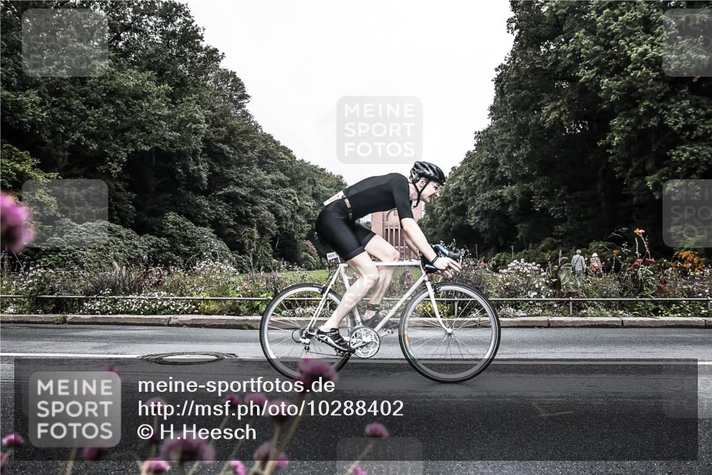 13.09.2026 - Stadtparktriathlon H.Heesch http://msf.ph/oto/10288402 13.09.2026 11:32:59 Radfahren 606, 649, 662, 801, 818, 828 meine-sportfotos.de