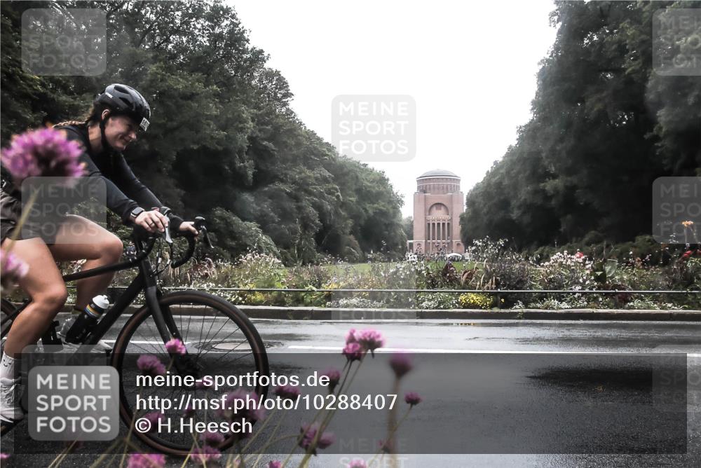 13.09.2026 - Stadtparktriathlon H.Heesch http://msf.ph/oto/10288407 13.09.2026 12:44:52 Radfahren 1078, 1102, 1134, 1157, 1247, 1256, 1258, 1302 meine-sportfotos.de