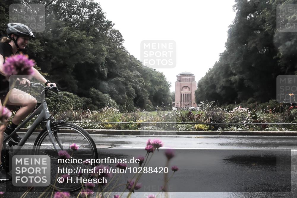 13.09.2026 - Stadtparktriathlon H.Heesch http://msf.ph/oto/10288420 13.09.2026 12:44:54 Radfahren 1078, 1102, 1233, 1247, 1258, 1302 meine-sportfotos.de