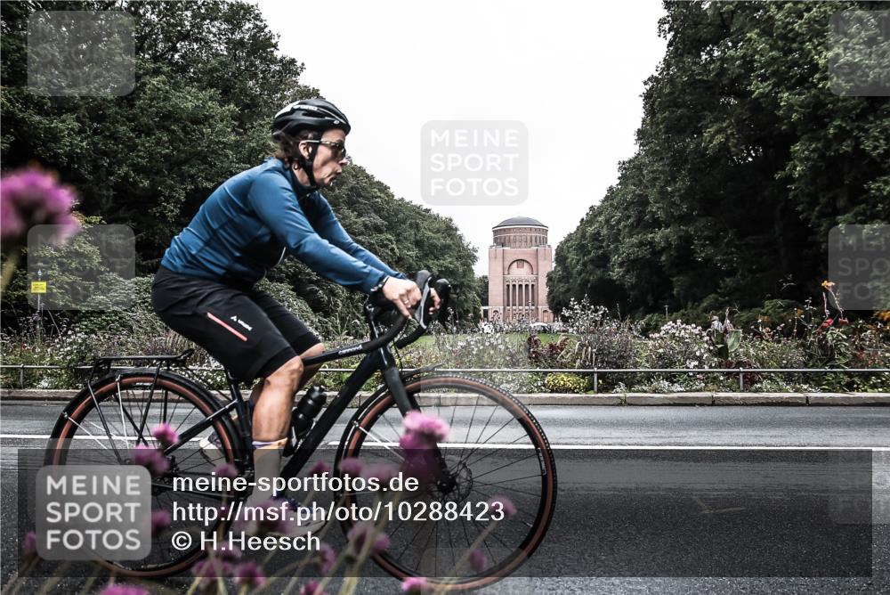 13.09.2026 - Stadtparktriathlon H.Heesch http://msf.ph/oto/10288423 13.09.2026 11:33:08 Radfahren 684, 735, 758, 770 meine-sportfotos.de