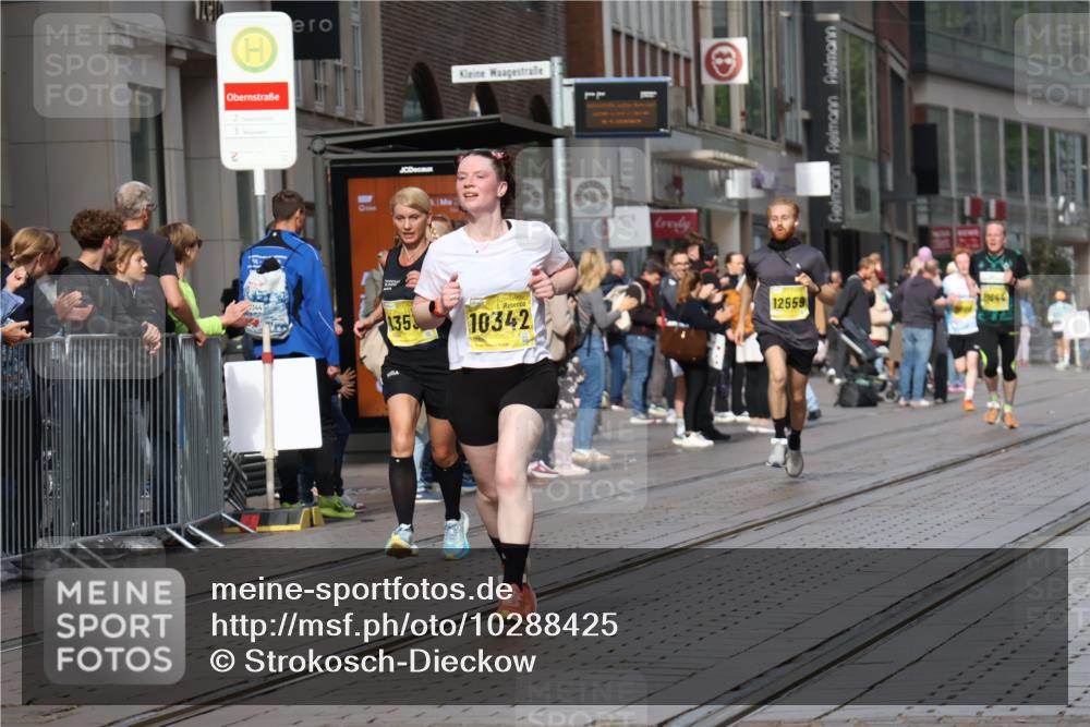 13.09.2026 - 21. swb-Marathon Bremen Strokosch-Dieckow http://msf.ph/oto/10288425 13.09.2026 10:43:57 Ziel 10342, 10956, 11108, 11148, 11644, 11758, 13538, 10337, 10342, 11019, 11208, 11312, 11447, 11614, 11930, 11948, 12250, 12253, 12436, 12559, 13509 meine-sportfotos.de