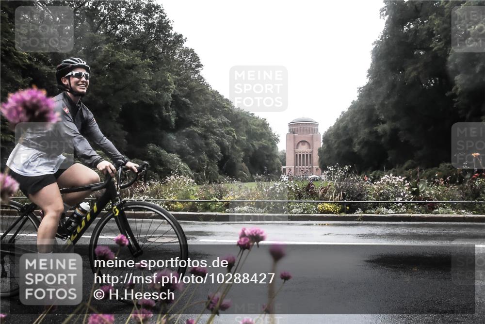 13.09.2026 - Stadtparktriathlon H.Heesch http://msf.ph/oto/10288427 13.09.2026 12:45:03 Radfahren 1081, 1270, 1286 meine-sportfotos.de