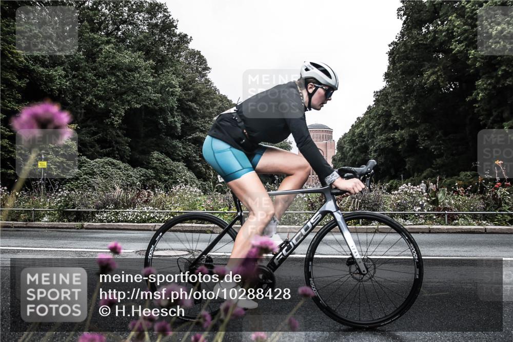 13.09.2026 - Stadtparktriathlon H.Heesch http://msf.ph/oto/10288428 13.09.2026 11:33:10 Radfahren 684, 735, 758, 770 meine-sportfotos.de