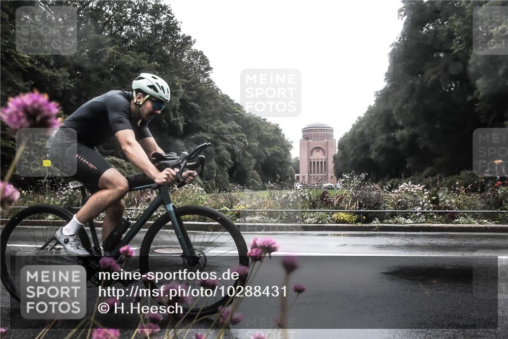 13.09.2026 - Stadtparktriathlon H.Heesch http://msf.ph/oto/10288431 13.09.2026 12:45:07 Radfahren 1203, 1270, 1286 meine-sportfotos.de