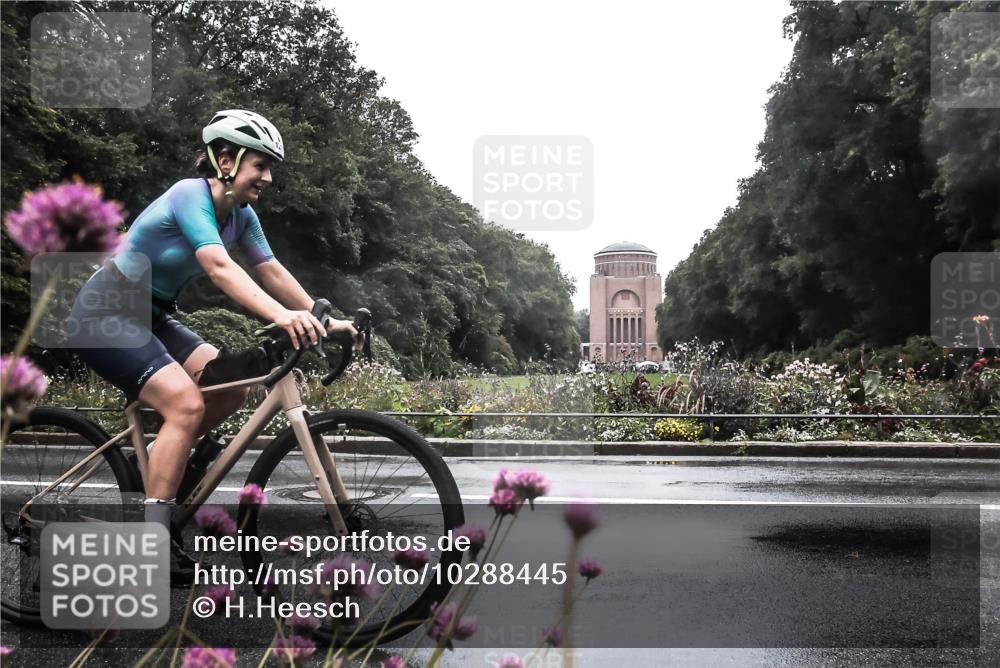 13.09.2026 - Stadtparktriathlon H.Heesch http://msf.ph/oto/10288445 13.09.2026 12:45:24 Radfahren 1088, 1120, 1225, 1226, 1267, 1280 meine-sportfotos.de
