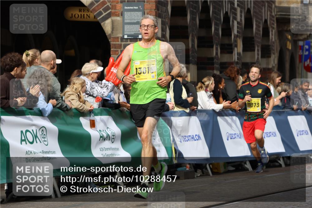 13.09.2026 - 21. swb-Marathon Bremen Strokosch-Dieckow http://msf.ph/oto/10288457 13.09.2026 10:40:37 Ziel 13616, 10575, 11903, 12477 meine-sportfotos.de