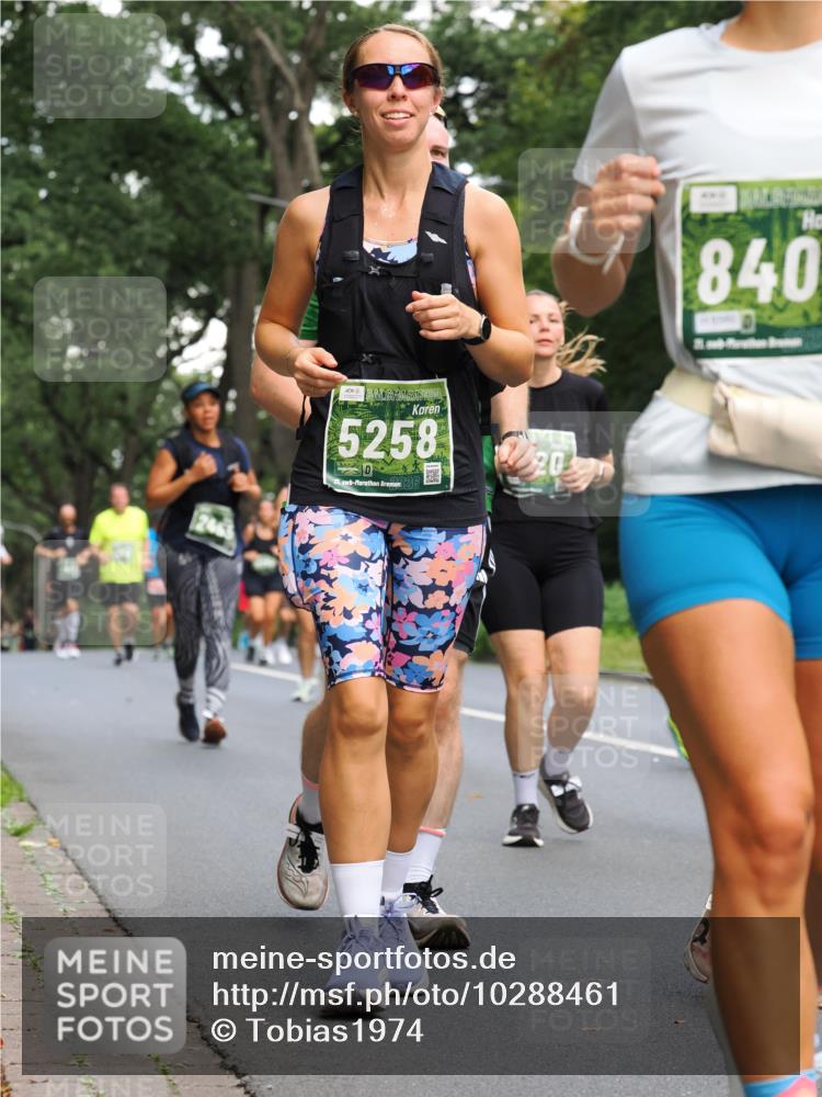 13.09.2026 - 21. swb-Marathon Bremen TobiasT http://msf.ph/oto/10288461 13.09.2026 12:24:47 Laufen 12466, 5258, 21, 26, 840 meine-sportfotos.de