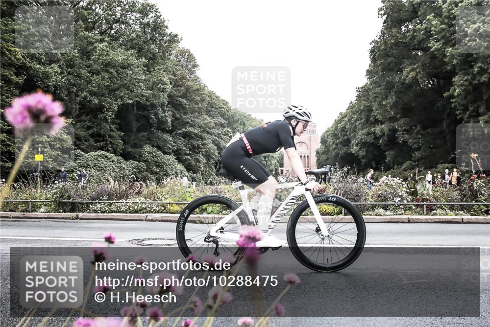 13.09.2026 - Stadtparktriathlon H.Heesch http://msf.ph/oto/10288475 13.09.2026 11:34:20 Radfahren 703, 710, 762 meine-sportfotos.de