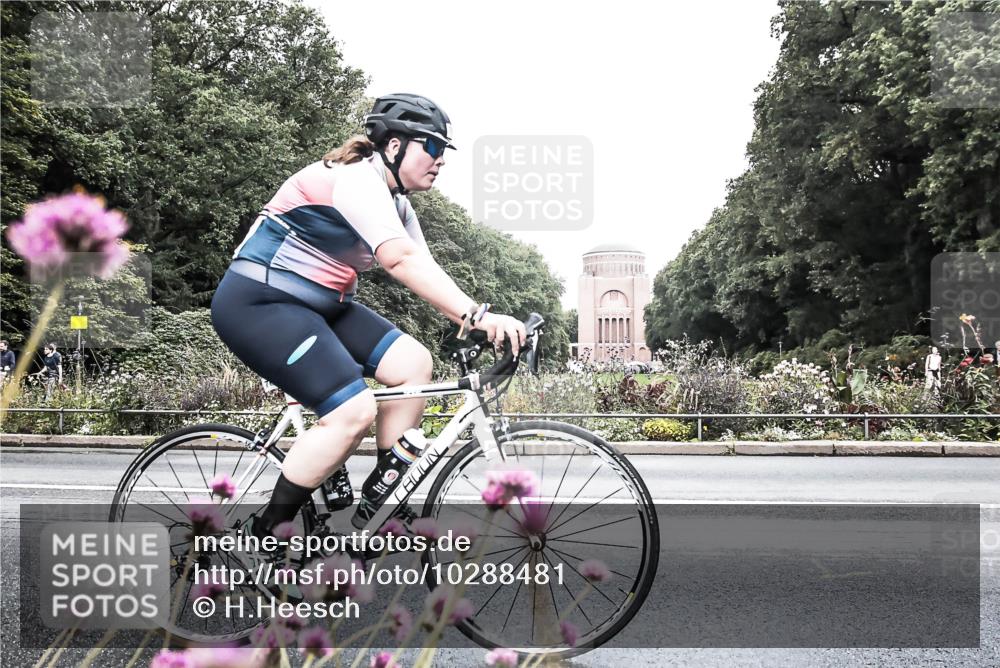 13.09.2026 - Stadtparktriathlon H.Heesch http://msf.ph/oto/10288481 13.09.2026 11:34:23 Radfahren 703, 710, 762 meine-sportfotos.de