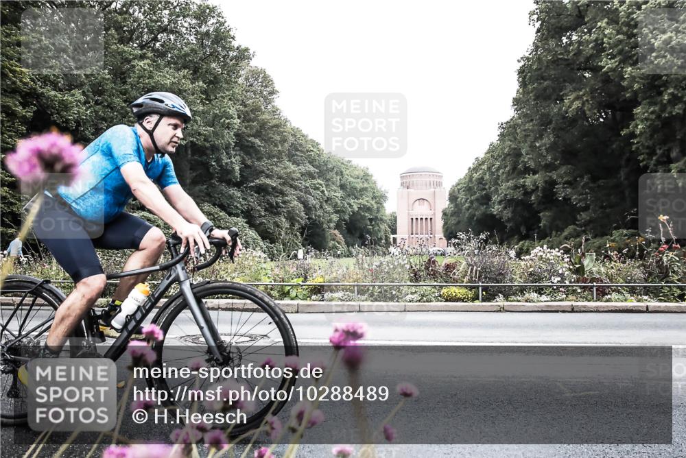 13.09.2026 - Stadtparktriathlon H.Heesch http://msf.ph/oto/10288489 13.09.2026 11:34:31 Radfahren 616, 821 meine-sportfotos.de