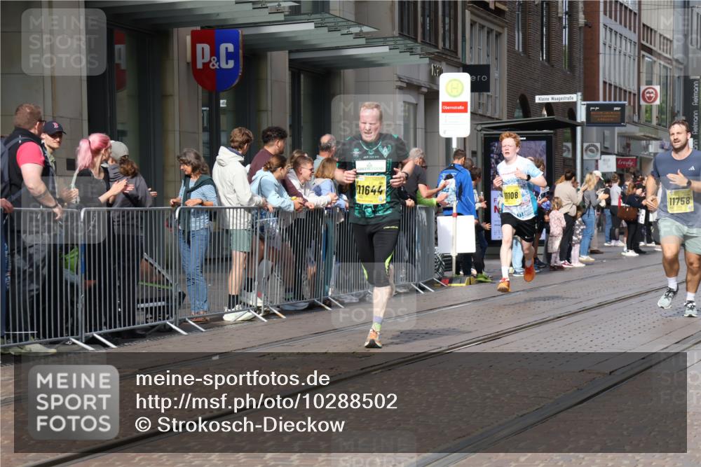 13.09.2026 - 21. swb-Marathon Bremen Strokosch-Dieckow http://msf.ph/oto/10288502 13.09.2026 10:44:06 Ziel 10454, 10806, 10956, 11148, 11438, 11644, 10337, 10342, 11019, 11108, 11208, 11312, 11447, 11614, 11644, 11758, 11930, 11948, 12250, 12253, 12436, 12559, 13538 meine-sportfotos.de
