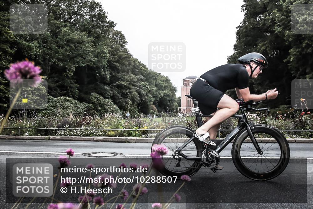 13.09.2026 - Stadtparktriathlon H.Heesch http://msf.ph/oto/10288507 13.09.2026 11:34:52 Radfahren 697, 819, 891, 897 meine-sportfotos.de