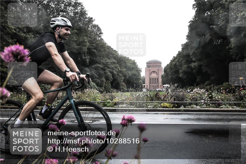 13.09.2026 - Stadtparktriathlon H.Heesch http://msf.ph/oto/10288516 13.09.2026 12:46:04 Radfahren 1065, 1245, 1248, 1261 meine-sportfotos.de