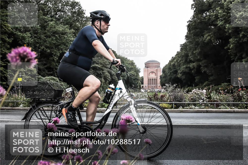 13.09.2026 - Stadtparktriathlon H.Heesch http://msf.ph/oto/10288517 13.09.2026 11:34:56 Radfahren 626, 629, 697, 819, 891 meine-sportfotos.de