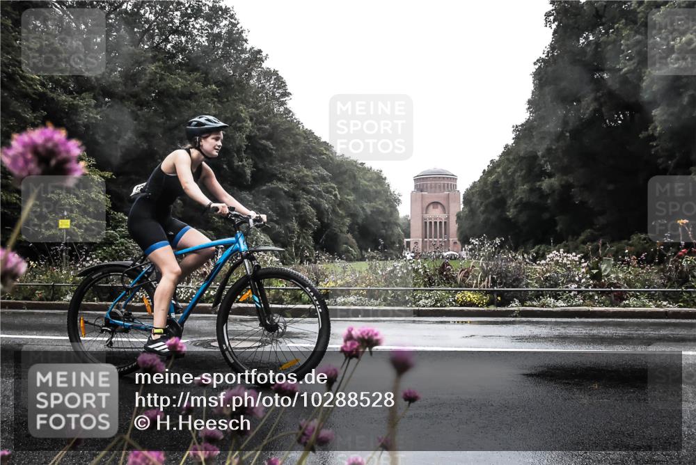 13.09.2026 - Stadtparktriathlon H.Heesch http://msf.ph/oto/10288528 13.09.2026 12:46:11 Radfahren 1052, 1065, 1082, 1158, 1269 meine-sportfotos.de