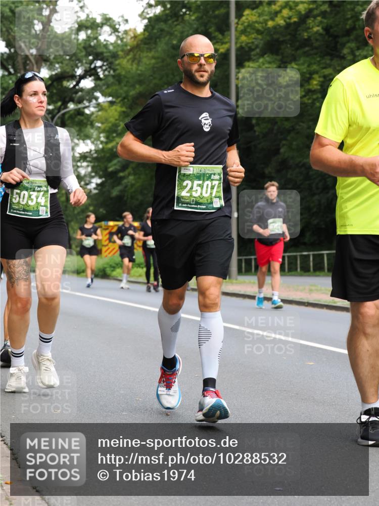 13.09.2026 - 21. swb-Marathon Bremen TobiasT http://msf.ph/oto/10288532 13.09.2026 12:25:03 Laufen 5034, 21, 26, 2507, 21, 240 meine-sportfotos.de