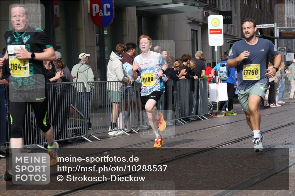 13.09.2026 - 21. swb-Marathon Bremen Strokosch-Dieckow http://msf.ph/oto/10288537 13.09.2026 10:44:08 Ziel 10454, 10806, 10956, 11148, 11438, 11615, 12473, 10337, 10342, 11019, 11108, 11208, 11312, 11447, 11614, 11644, 11758, 11930, 11948, 12436, 12559, 13538 meine-sportfotos.de