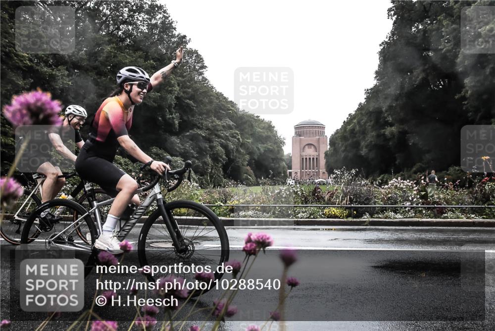13.09.2026 - Stadtparktriathlon H.Heesch http://msf.ph/oto/10288540 13.09.2026 12:46:23 Radfahren 1098, 1101, 1204 meine-sportfotos.de