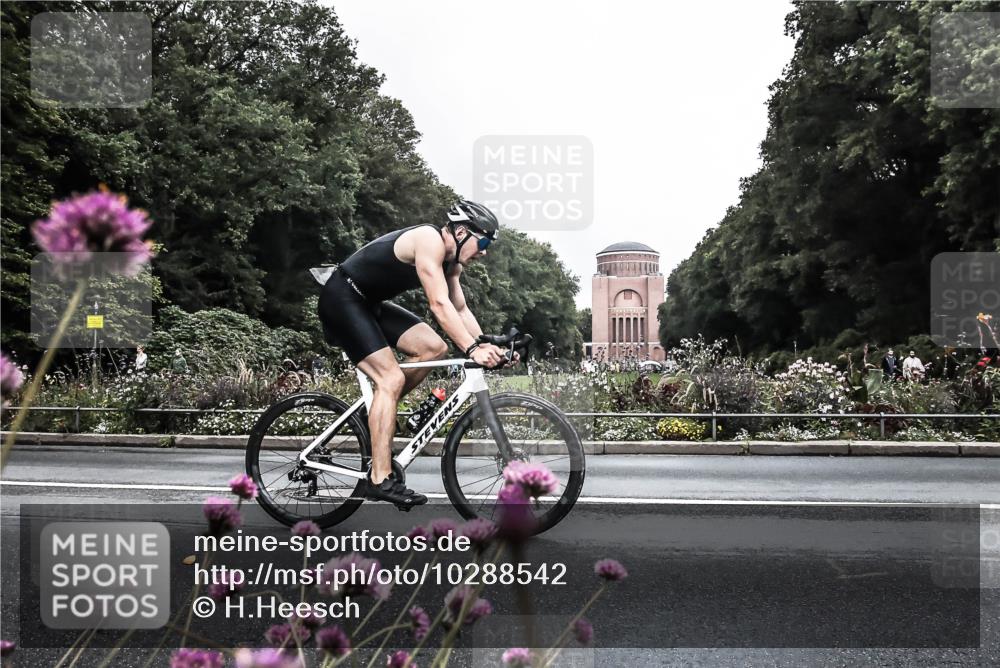 13.09.2026 - Stadtparktriathlon H.Heesch http://msf.ph/oto/10288542 13.09.2026 11:35:08 Radfahren 759, 822, 927 meine-sportfotos.de
