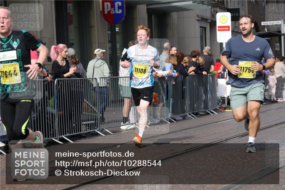 13.09.2026 - 21. swb-Marathon Bremen Strokosch-Dieckow http://msf.ph/oto/10288544 13.09.2026 10:44:08 Ziel 10454, 10806, 10956, 11148, 11438, 11615, 12473, 10337, 10342, 11019, 11108, 11208, 11312, 11447, 11614, 11644, 11758, 11930, 11948, 12436, 12559, 13538 meine-sportfotos.de