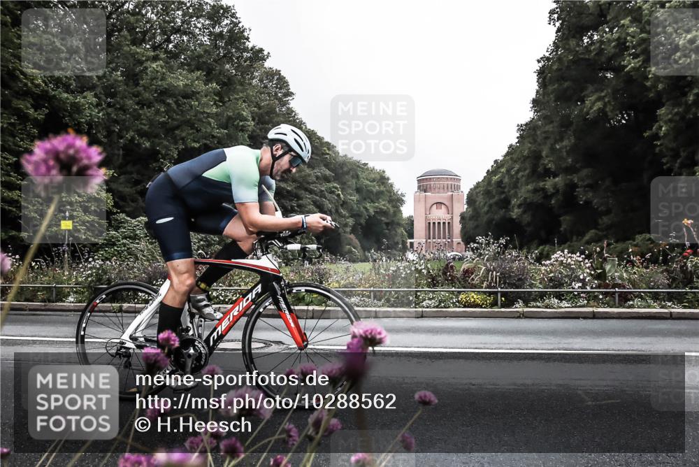 13.09.2026 - Stadtparktriathlon H.Heesch http://msf.ph/oto/10288562 13.09.2026 11:35:28 Radfahren 879, 918 meine-sportfotos.de