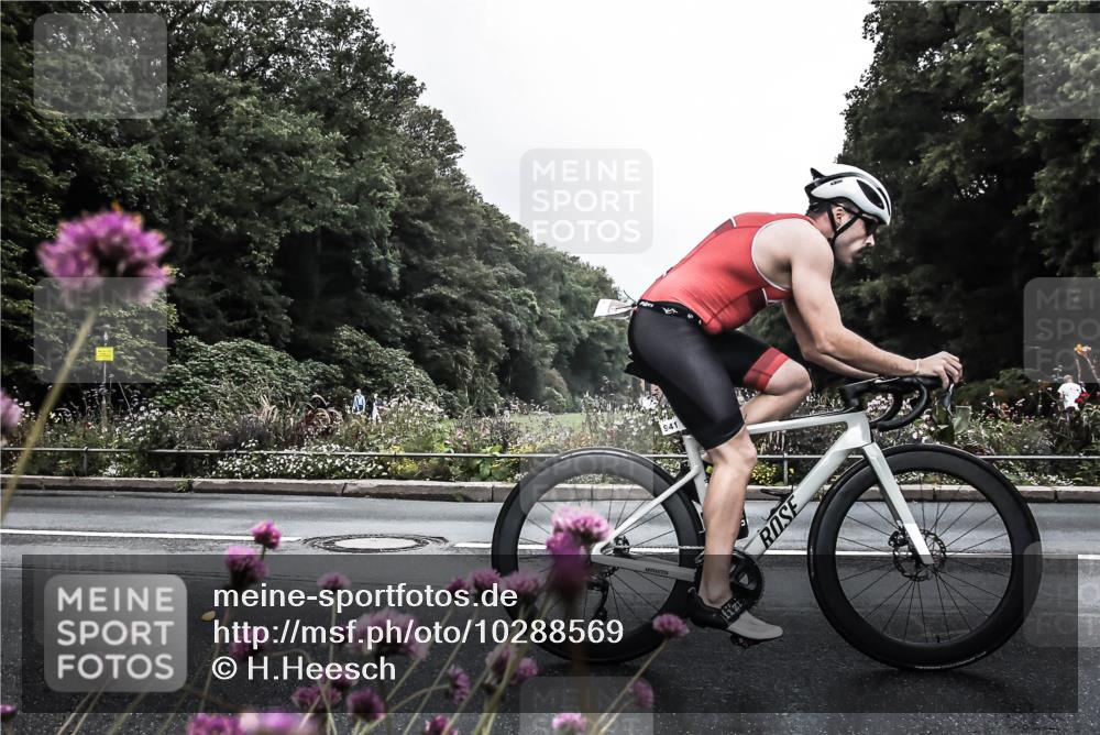 13.09.2026 - Stadtparktriathlon H.Heesch http://msf.ph/oto/10288569 13.09.2026 11:35:34 Radfahren 918, 941 meine-sportfotos.de